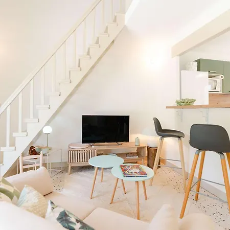 Maison Renovee Pres De La Avec Climatisation Et Wifi - Fr-1-409-287 * Fleury (Aude)