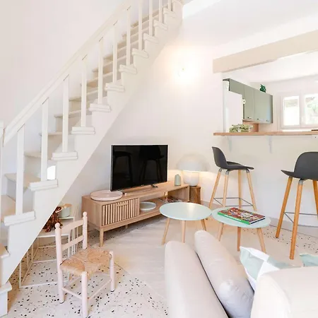 Maison Renovee Pres De La Avec Climatisation Et Wifi - Fr-1-409-287 * Fleury (Aude)